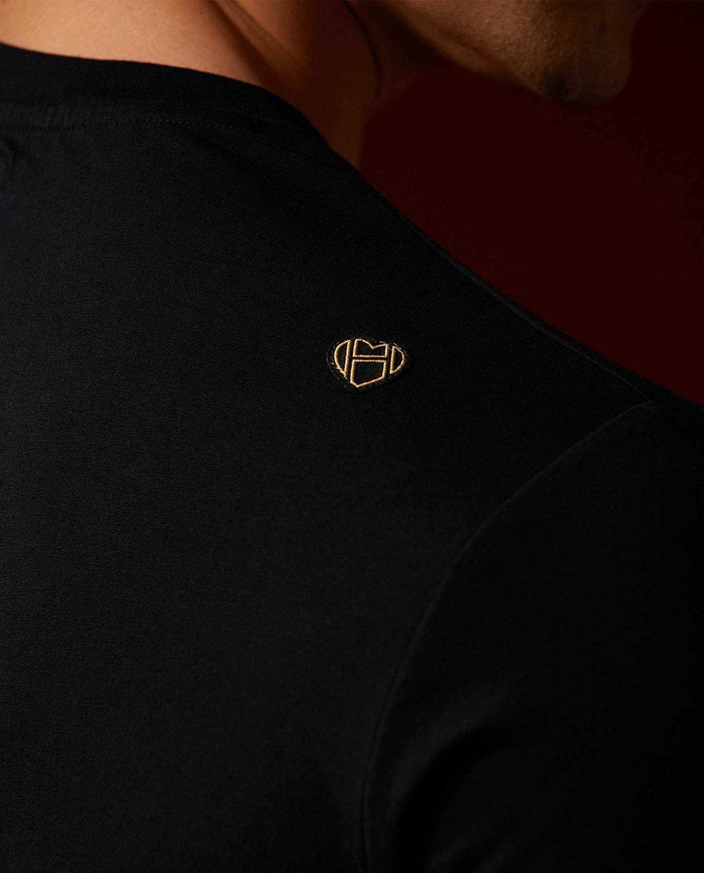 REIGN - BLACK - EMBELLISHED T-SHIRT