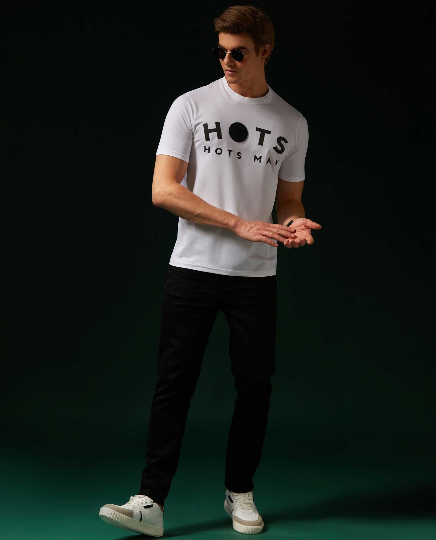 VICTOR - WHITE - GRAPHIC PRINT T-SHIRT