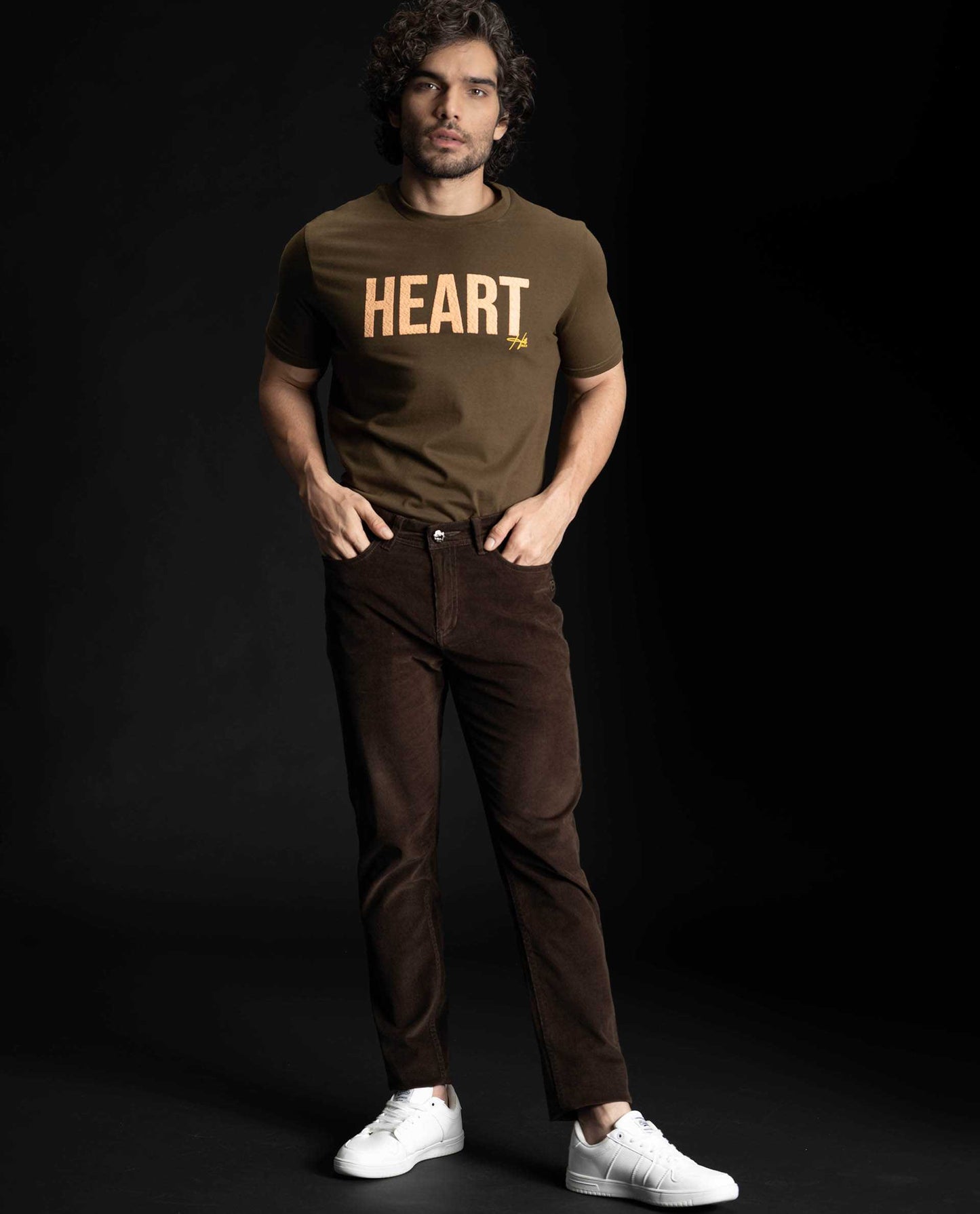 HEART - OLIVE - GRAPHIC PRINT T-SHIRT
