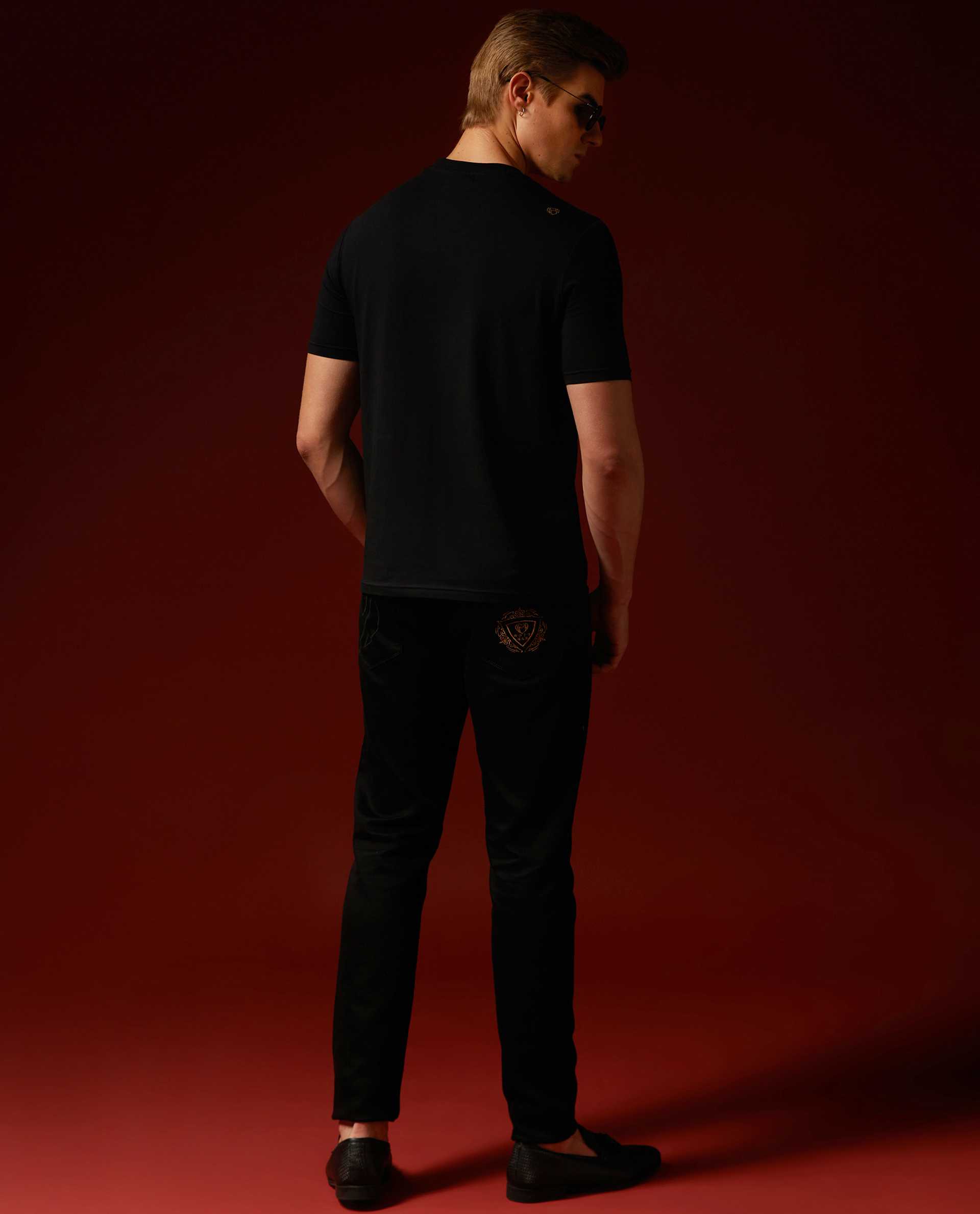 REIGN - BLACK - EMBELLISHED T-SHIRT