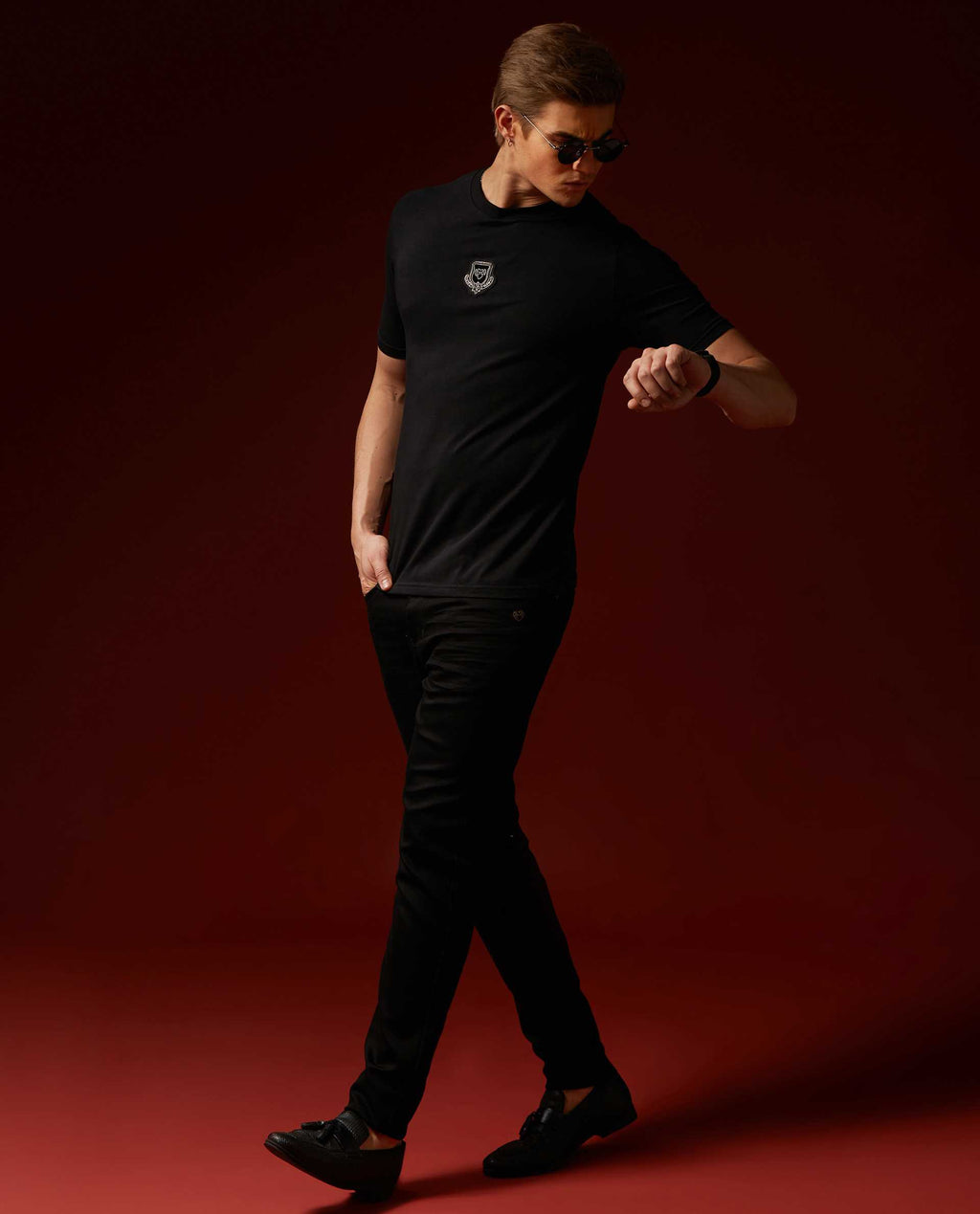 REIGN - BLACK - EMBELLISHED T-SHIRT