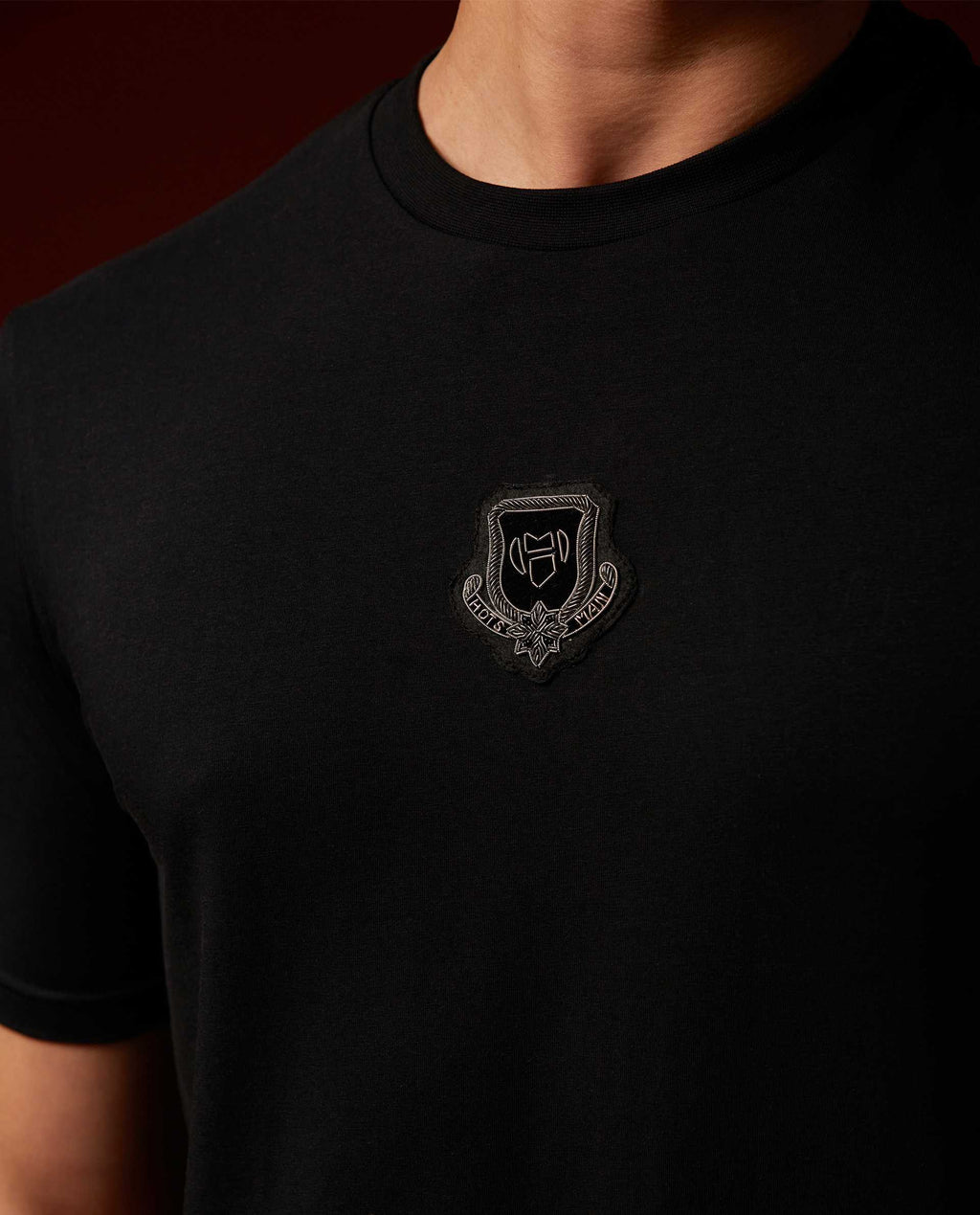 REIGN - BLACK - EMBELLISHED T-SHIRT